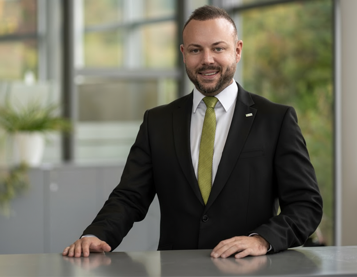 Thomas Dewein, Versicherungsmakler und Experte für Cyberversicherungen im Gesundheitswesen mit 15 Jahren Erfahrung